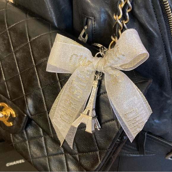 Christian Dior Gift Wrapping Ribbon on Keychain - Picture 7 of 7